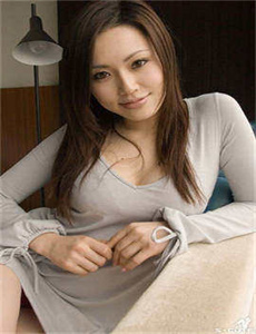 《艾曼妞4》