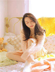 《美女脱18以下禁止看免费》
