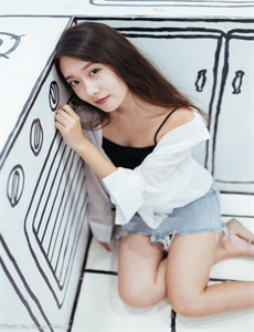 《挺进绝色老师的紧窄小肉六视频》