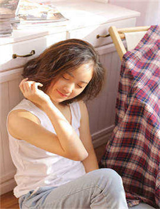《少妇系列之白嫩人妻》